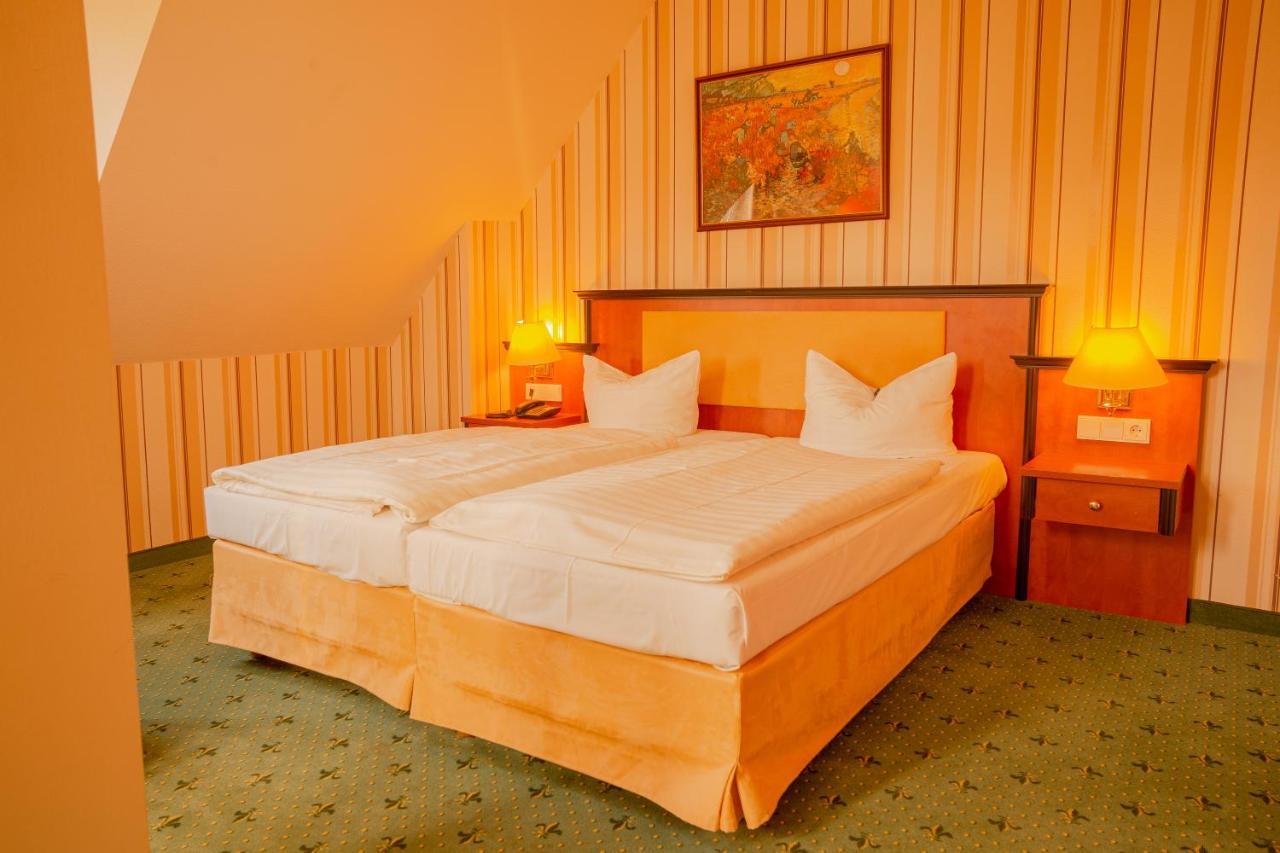 Alte Landratsvilla Hotel Bender Вестербург Екстериор снимка