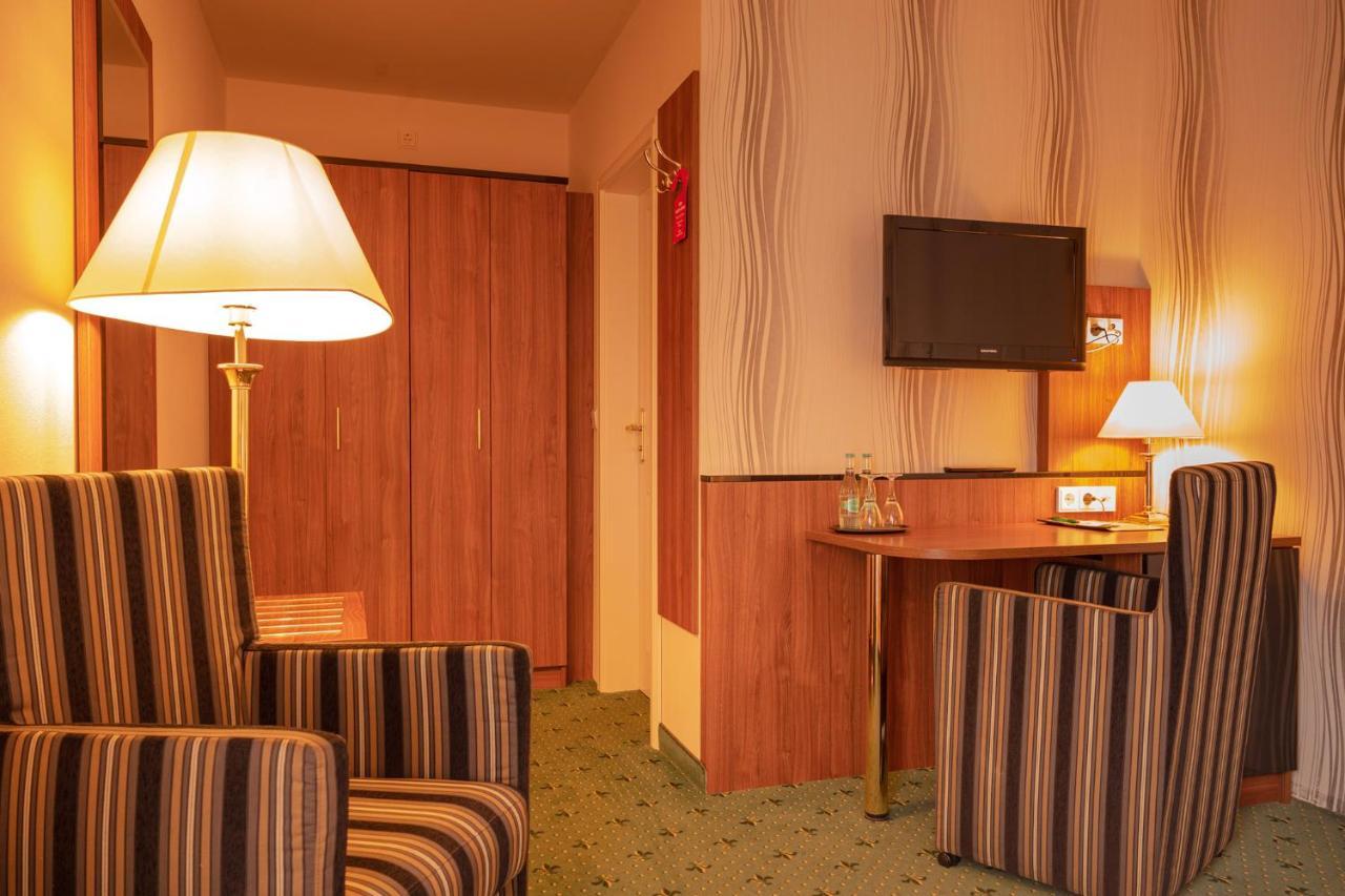Alte Landratsvilla Hotel Bender Вестербург Екстериор снимка