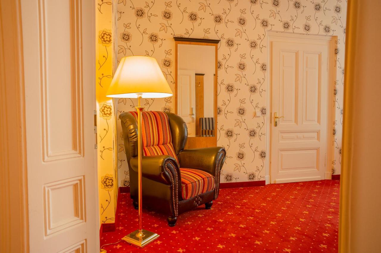 Alte Landratsvilla Hotel Bender Вестербург Екстериор снимка