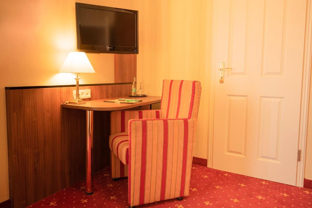 Alte Landratsvilla Hotel Bender Вестербург Екстериор снимка